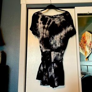 Hemish USA shorts romper Large